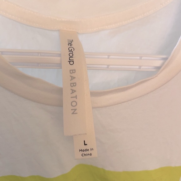 Babaton graphic L tshirt - Picture 4 of 4